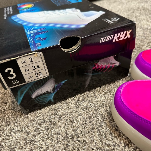 Custom painted brand new size 3 girls shoes - Picture 7 of 9